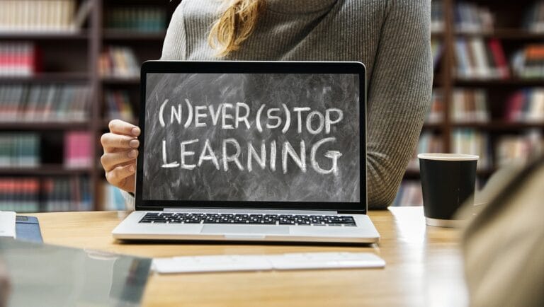 Muzyka a rozwój intelektualny dziecka – jak wspierać edukację przez dźwięki?